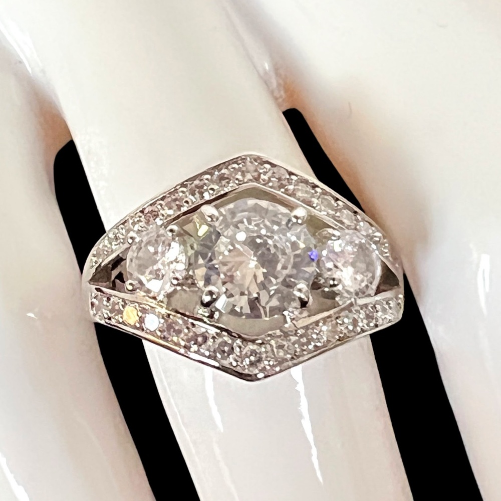 CZ and 925 Silver Tiara Style Band Ring Sz 7 NEW - Picture 8 of 9
